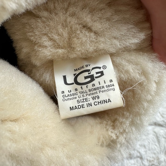 UGG Australia Classic Tall Bomber 5804 in Brown Leather Authentic - Picture 3 of 11